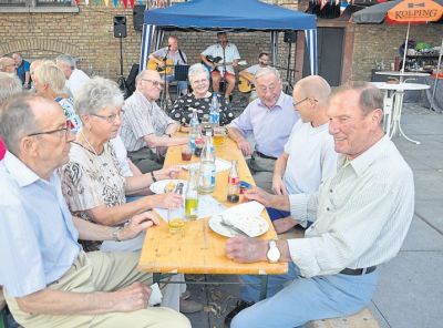 Kolpingfamilie Sommerfest mit vielen Gästen Rheingau Echo