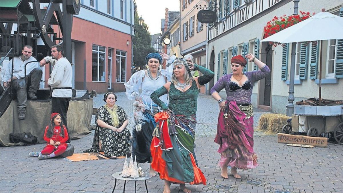 Historisches Stadtspektakel Rund Um Den Rheingauer Dom Rheingau Echo