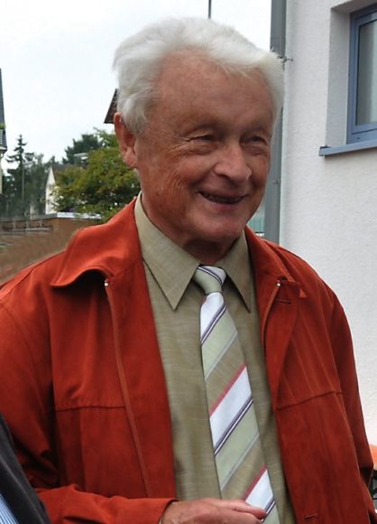 Eberhard Weidt ist am 24. Januar 2013 verstorben.